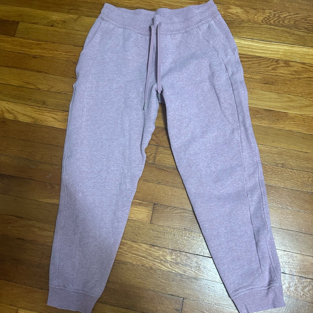 Lululemon wonder under joggers.